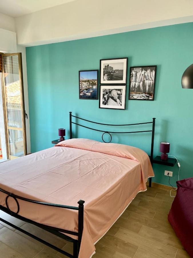 Stanza In Condiviso Double With Private Bathroom And Balcony In A Shared House * Catane